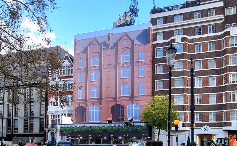 51-52 Sloane Street building wrap