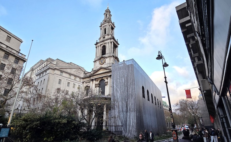 Transforming scaffolding into art for a London landmark’s 300th anniversary