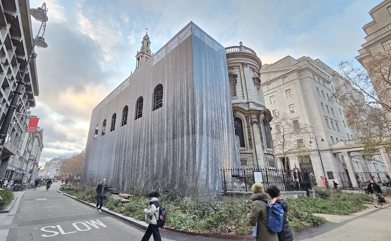 Transforming scaffolding into art for a London landmark’s 300th anniversary